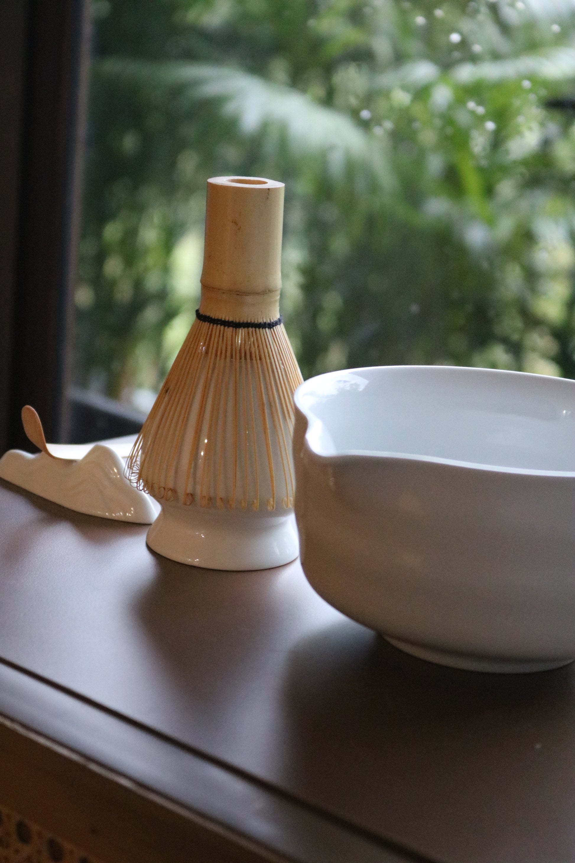 White Matcha Tea Gift Set – 7Pcs Japanese Whisk & Bowl Kit | SustainGo